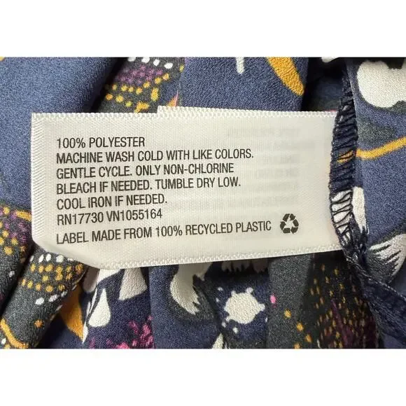 A New Day a.n.d by Andea Blouse Large Floral Sleeveless V-Neck Wrap Top Blue New - Picture 9 of 9